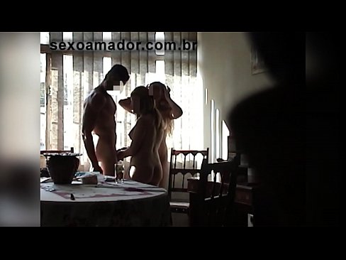 ❤️ Sexveninder inviterer en kæmpe mand og en trekant med ham ☑ Just porno at da.doujin-sexy.ru